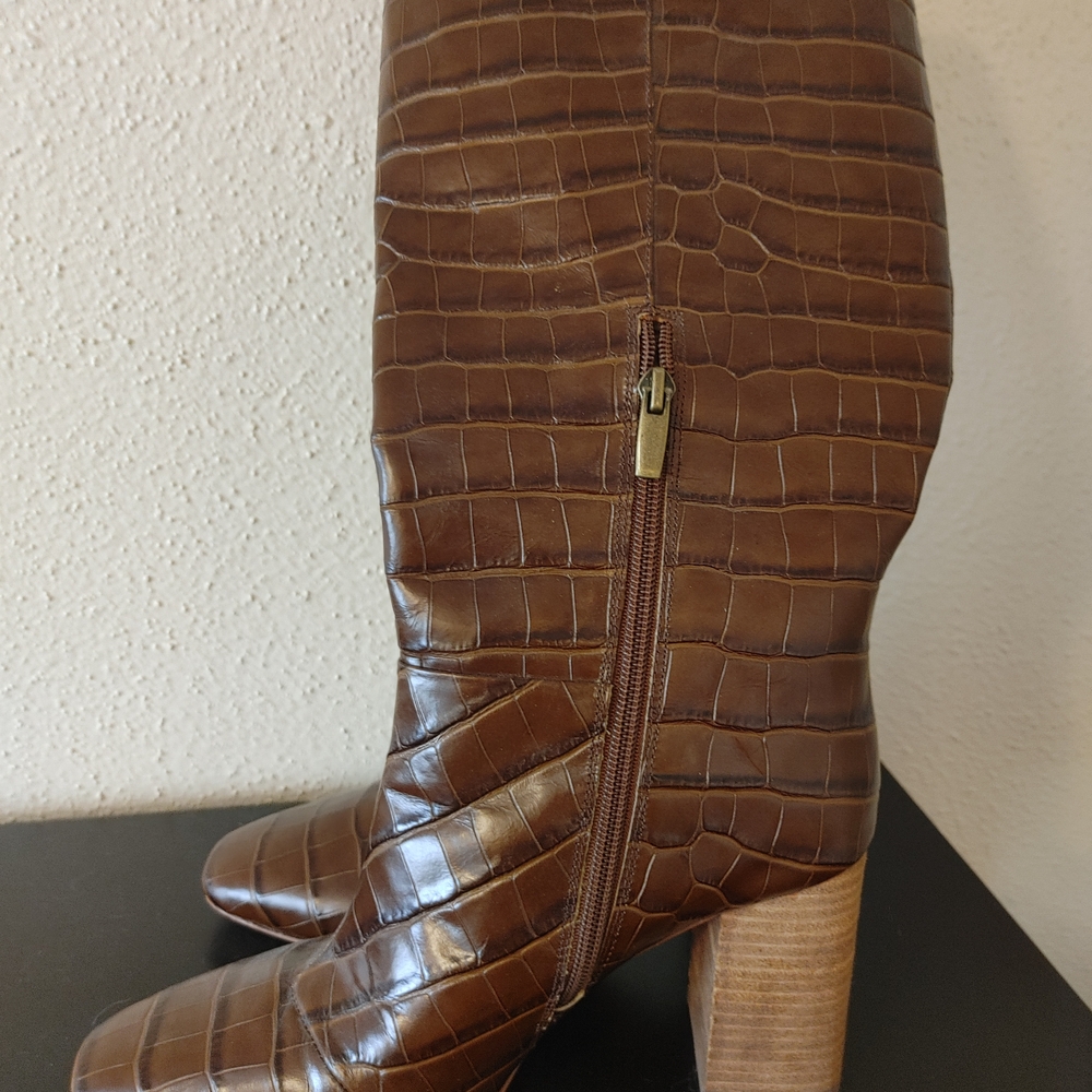 Vince Camuto Brown Croc Embossed Tall Boots Size 10/42 - Picture 3 of 5